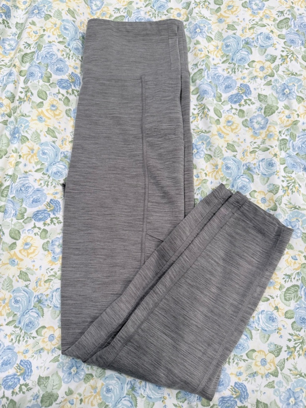 American Eagle Light Gray Pocket Leggings